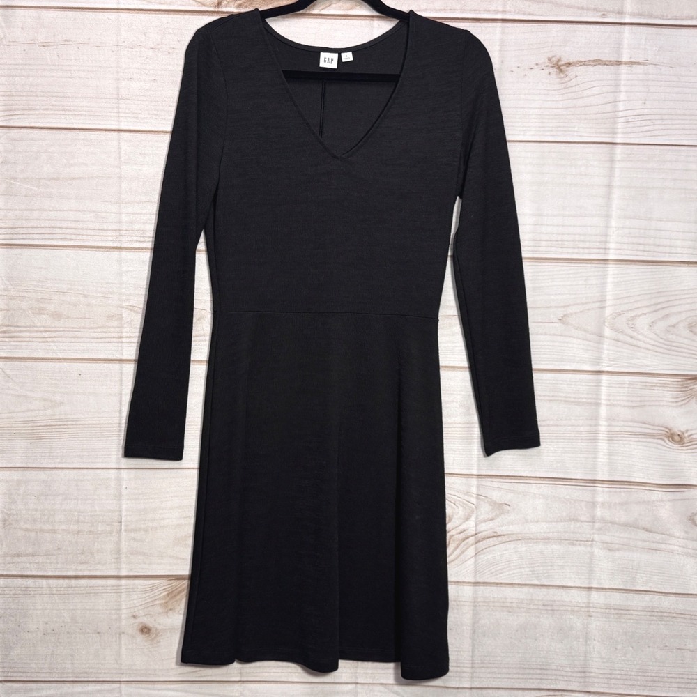 Gap Womens Black V-Neck Long Sleeve Fit and Flare Ribbed Knit Dress Small